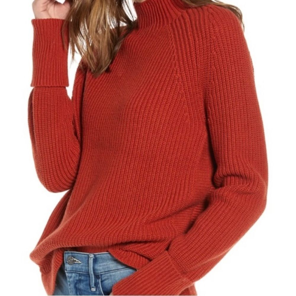 Treasure & Bond Mock Neck sweater Medium in red ochre